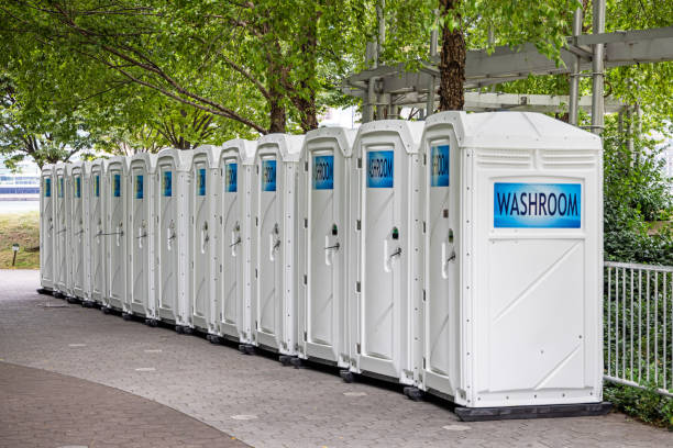 Best Portable restroom trailer rental  in Smithsburg, MD